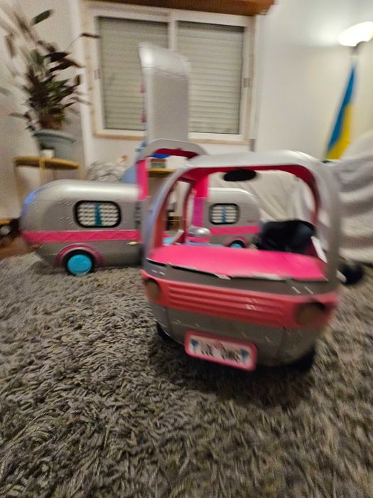 Caravana LOL cor de rosa