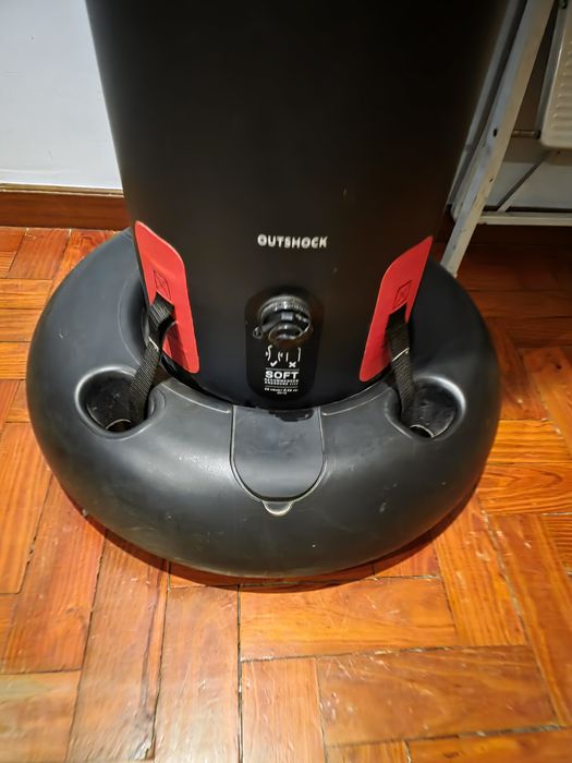 Saco de Boxe Autoportante Outshock + Bomba