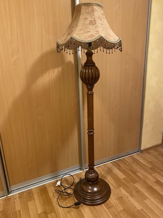 Торшер деревʼяний