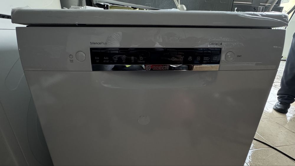 Máquina de Lavar Loiça BOSCH SMS4EMW01E (14 Conjuntos