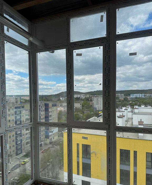 Продаж 1 кімнатної квартири 50,5 м2 в місті Винники по вул. Кільцевій, 19.  10 поверх