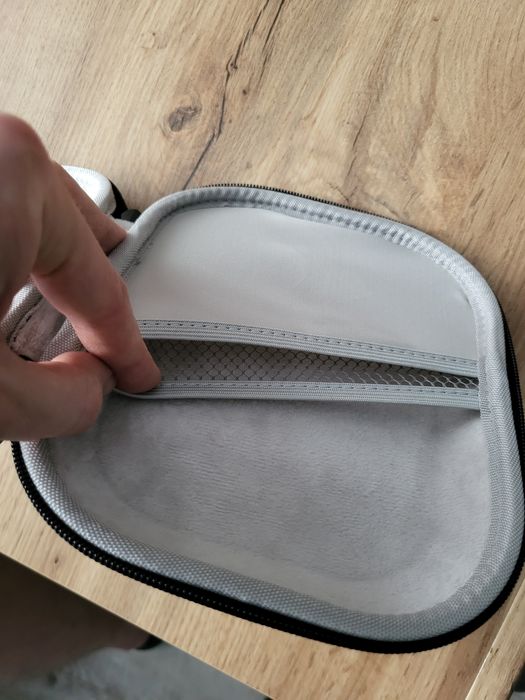Eleganckie etui pokrowiec na słuchawki