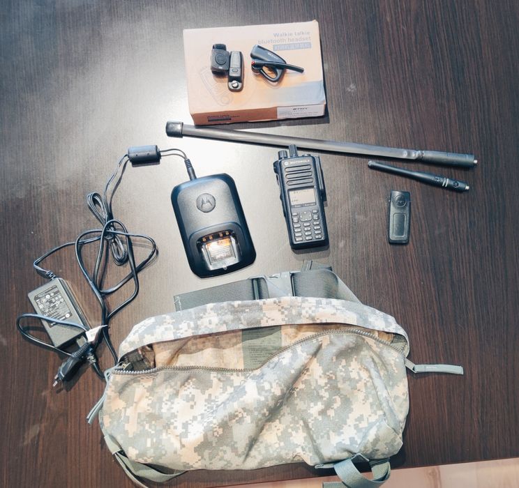 Продам рація  Motorola DP4801 б\у + гарнітура