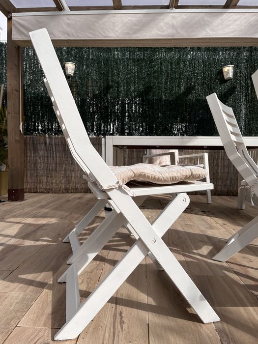 Mesa de jardim e 5 cadeiras