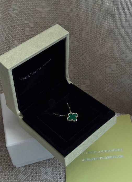 Підвіски Van Cleef & Arpels