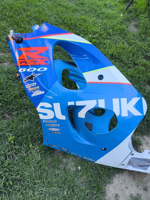 Suzuki GSX-R srad owiewka prawa