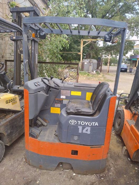 Штабелер річтрак Toyota