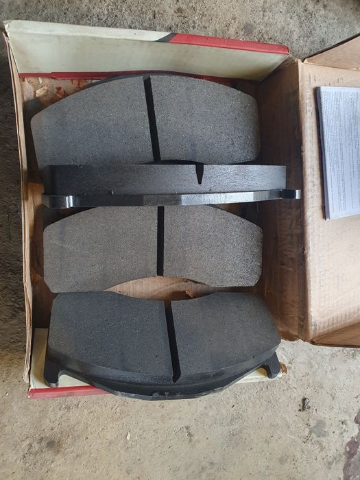 Передние тормозные колодки Volvo FL