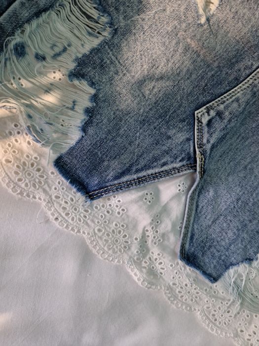 Spódnica jeansowa koronka