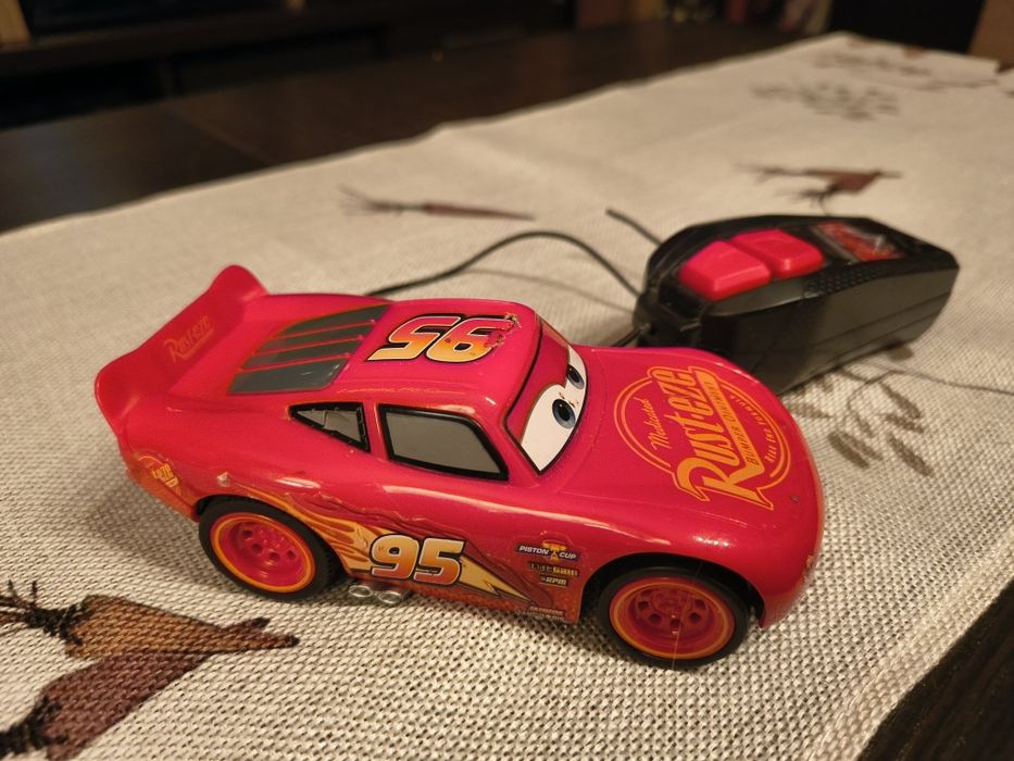 Auto zdalnie sterowane ZYGZAK MCQUEEN AUTA R