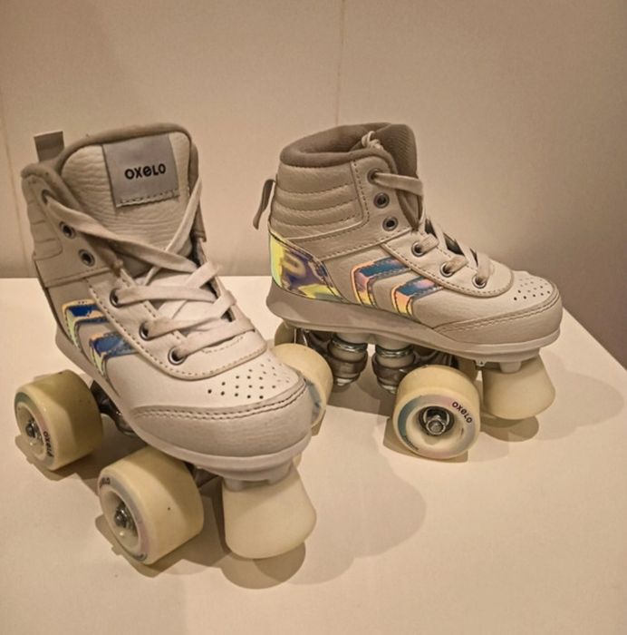 Patins brancos com proteções