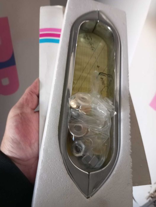 Banheiras em chapa de aço branco com pegas laterais cromadas prateadas 170 x 75  Novas