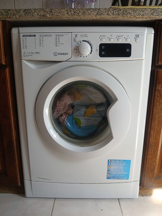 Máquina de lavar roupa Indesit
