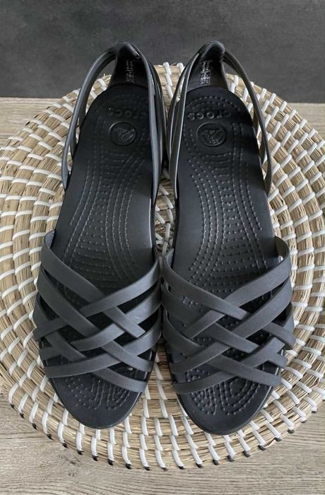Crocs sandały Huarache Flat Black W8 38/39