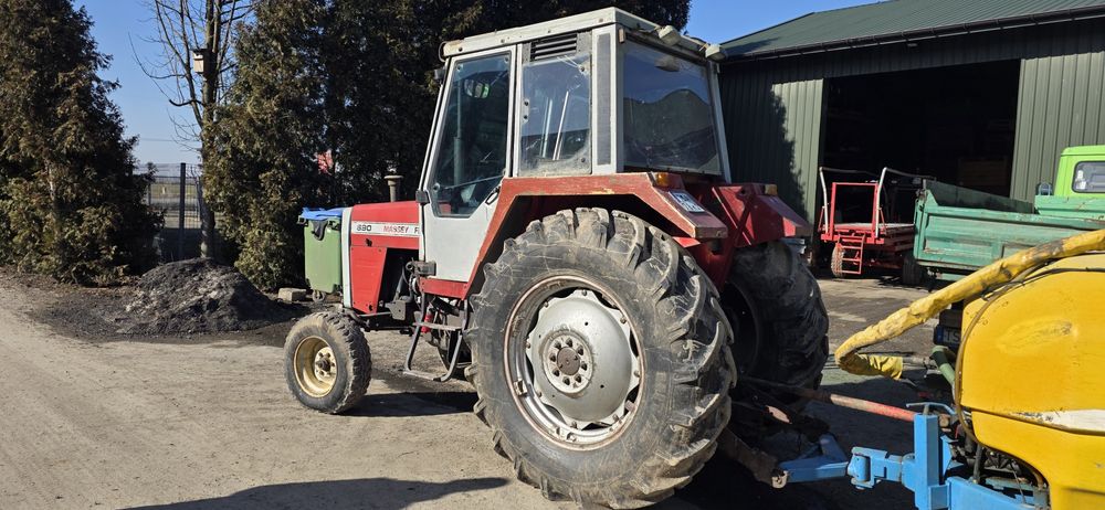 Massey Ferguson 690