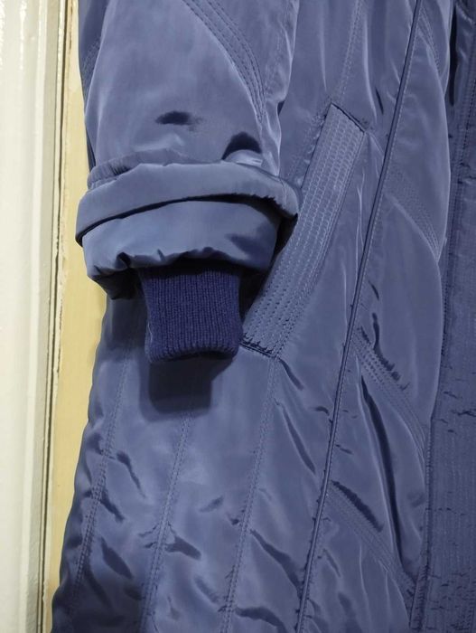 Продам зимову теплу куртку- пальто