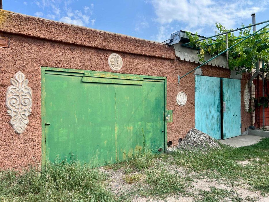 Продається відмінна 3-к.квартира, авт.опалення, власний двір, гараж. Галицинове. Сертификат