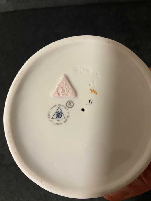 Menina a rezar - Royal Dux - BOHEMIA