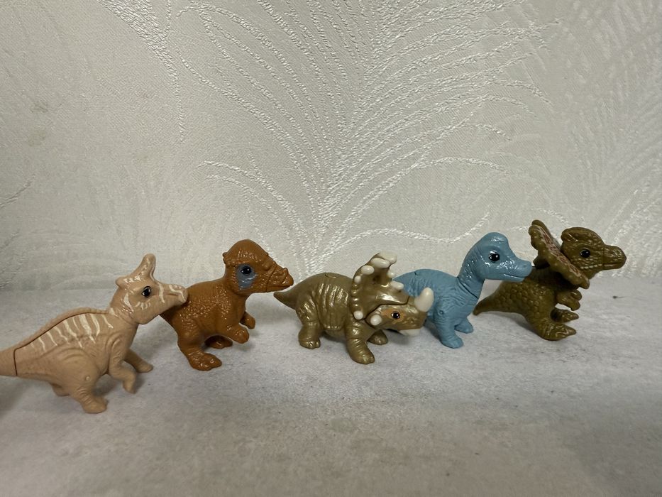 Kinder динозаври обмін