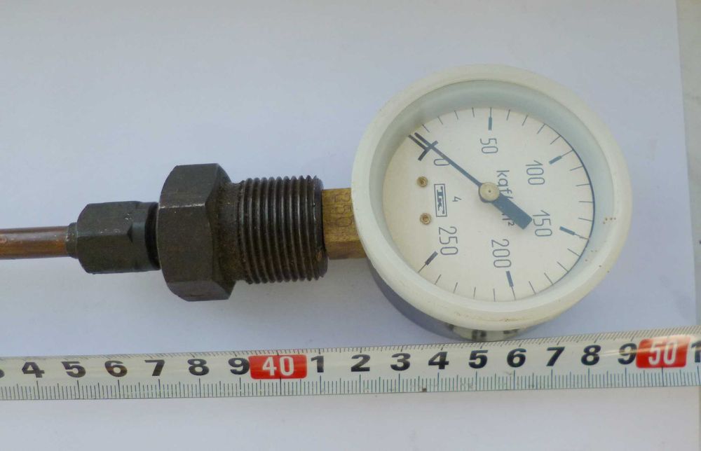 приспособление для зарядки  гидроаккумулятора    с манометром  МТП-1М