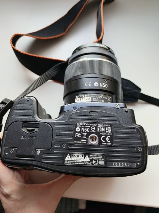 Дзеркальний фотоапарат Sony a100