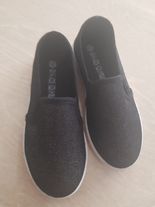 Tenisówki dla dziewczynki  28