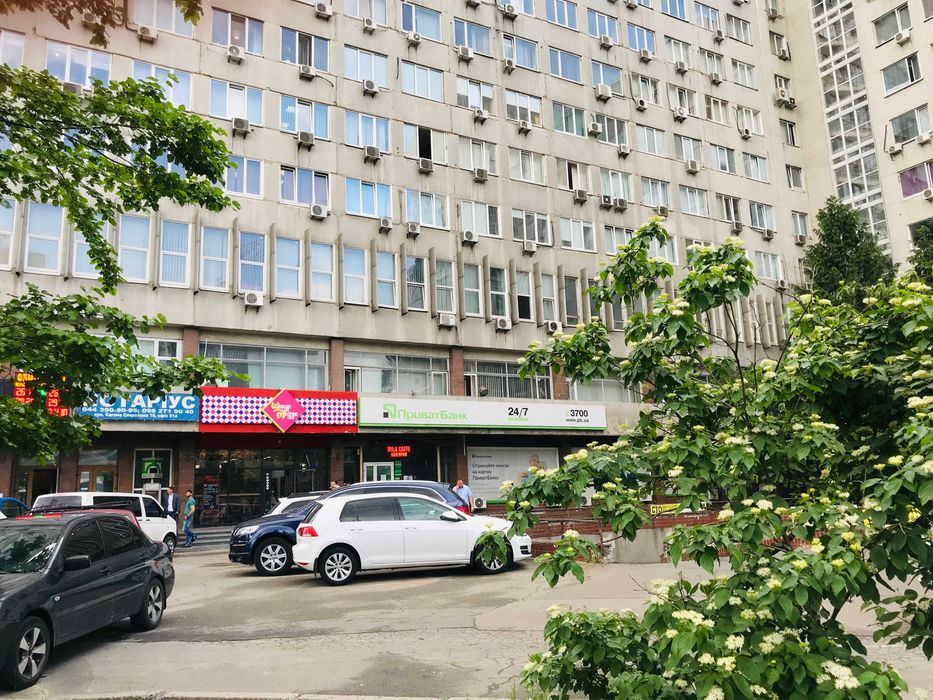 Здам офіс 17 м2, бізнес центр біля метро Лівобережна,вул. Сверстюка 19