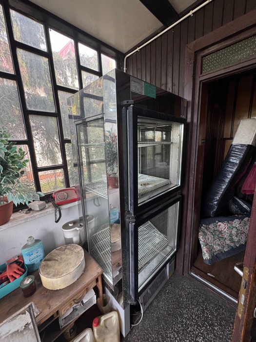 Witryna chłodnicza cukiernicza / gastronomiczna