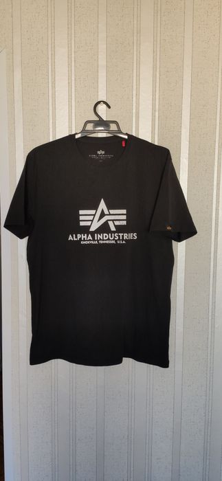 Koszulka  T-shirt  Alpha INDUSTRIES Klasyczny (Basic Logo) czarny