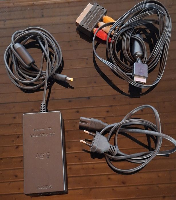 PlayStation 2 Slim + 2 Jogos