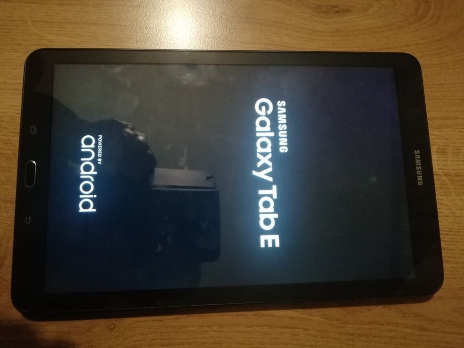 Sprzedam tablet Samsung Galaxy Tab E