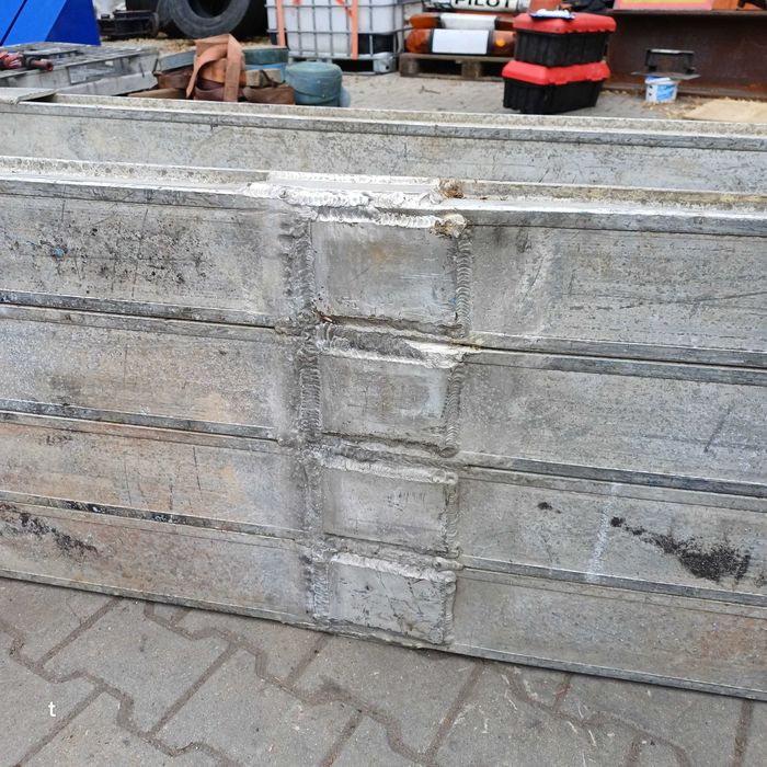 Najazdy aluminiowe używane – nośność 10,5 t