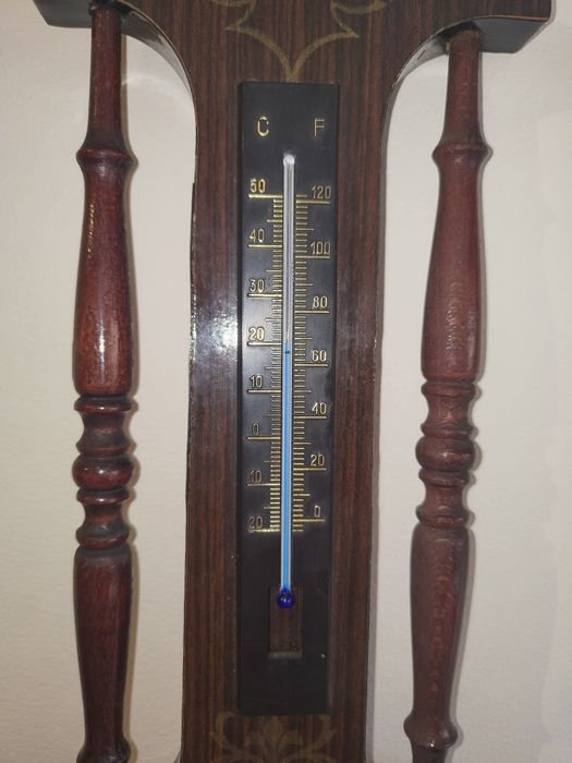 Relógio antigo de parede