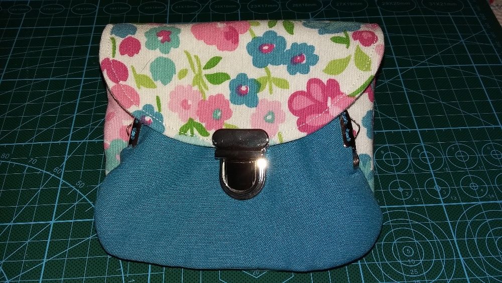 Carteira dupla com fecho da avó