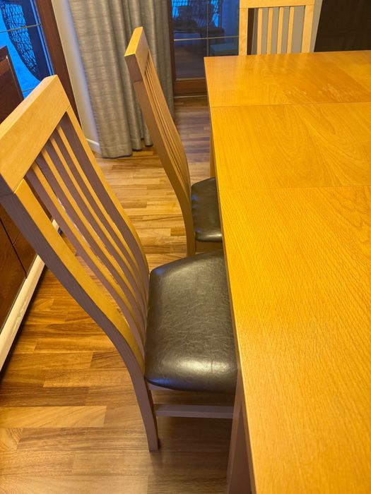 Stół drewniany 6 krzeseł