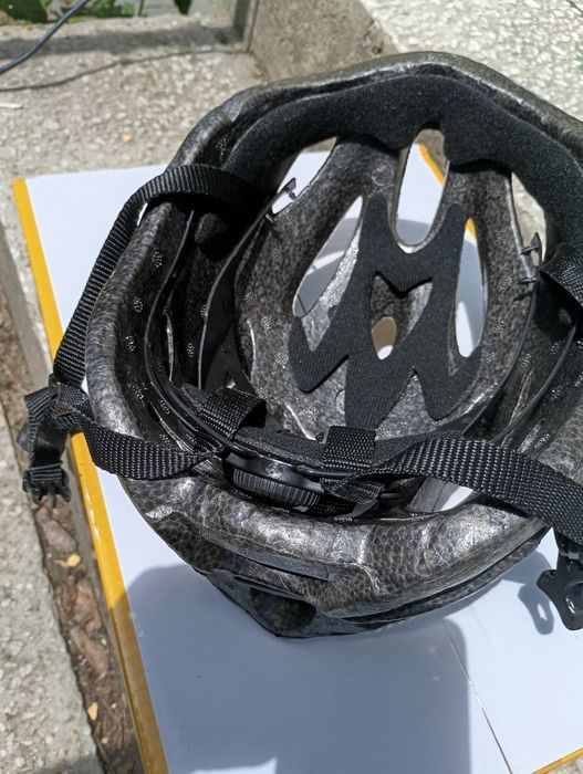 Kask rowerowy,regulowany