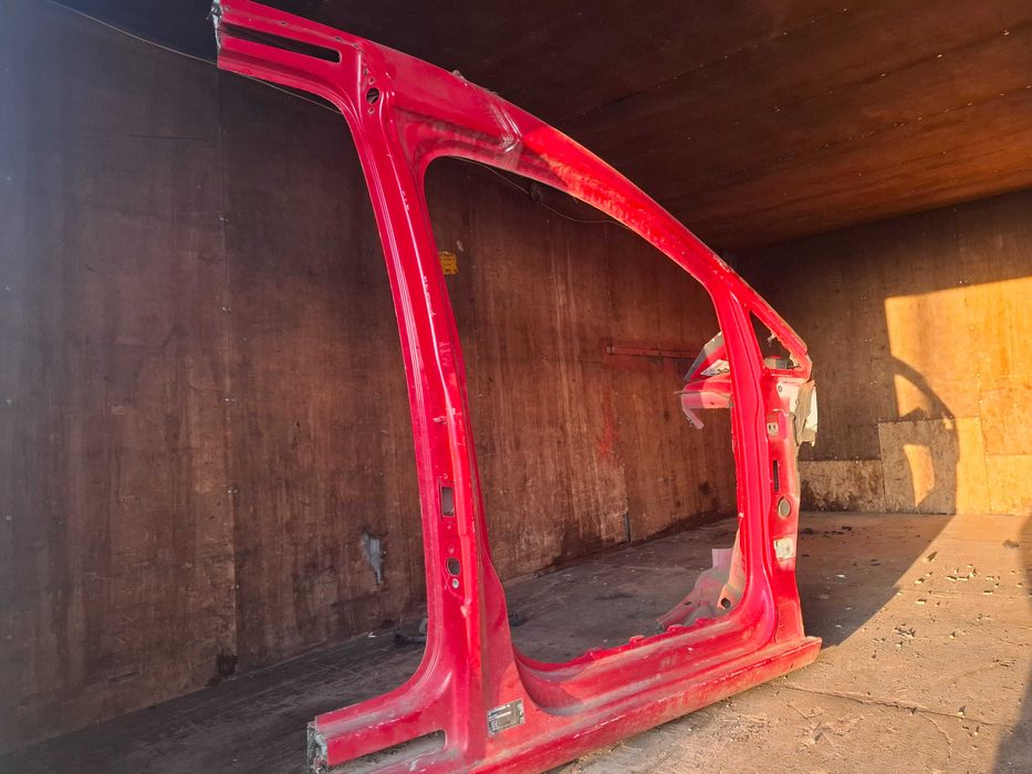 Четверть ліва, права, батон, стойка Caddy, Touran 2005-2015