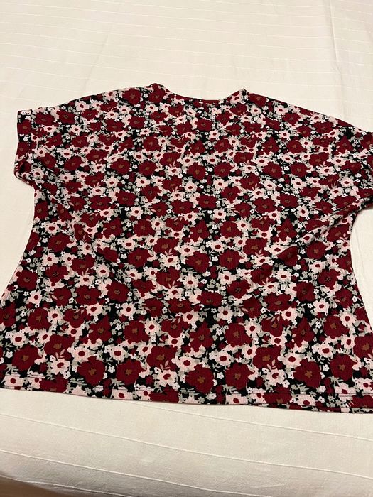 T-shirt/blusas mulher (vendo em conjunto ou separadas)