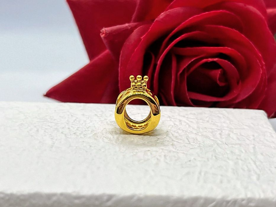 Charm's O w Koronie platerowany srebro S925 nowy