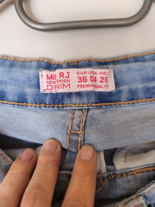 Spodnie jeans przetarcia koronka