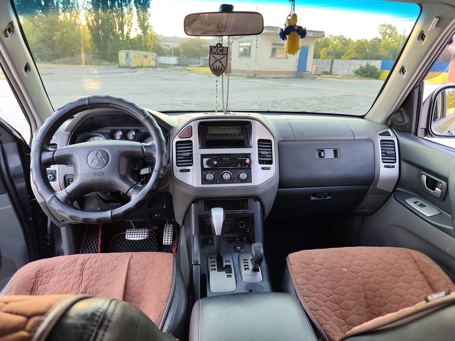 Продам mitsubishi pajero wagon 3. Год 2006 .на полном ходу