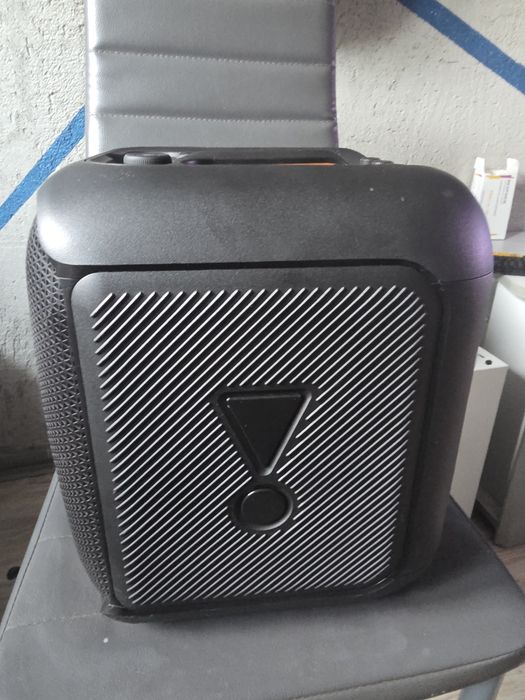 JBL PartyBox Encore Essential + mikrofon