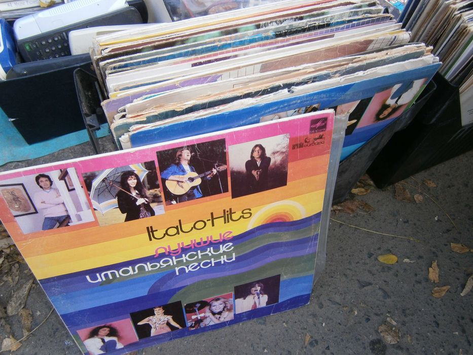 Пластинки винил проигрыватель радиола. СССР.