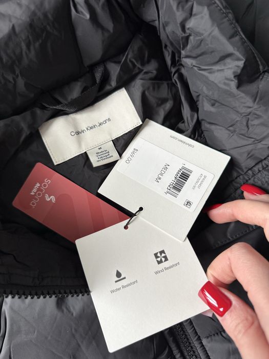 Легка демісезонна куртка Calvin Klein ( розмір с, м )