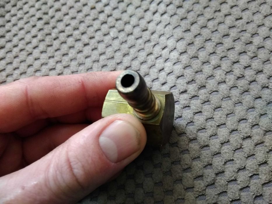 Kolanko mosiężne Końcówka węża gazowego 9mm 1/2''