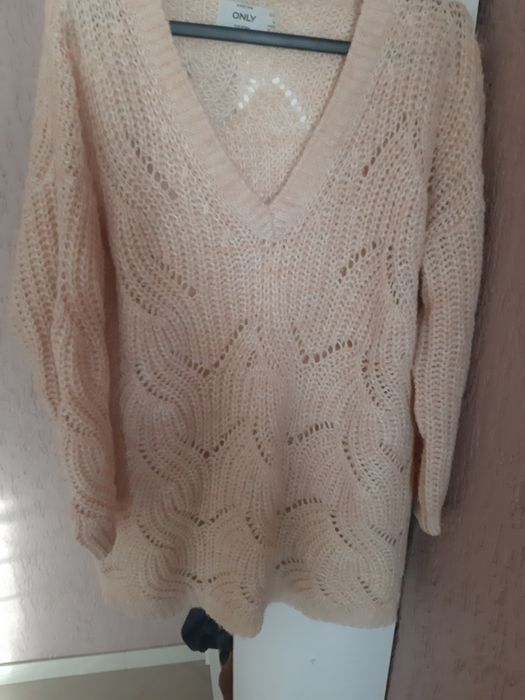 Sweter kolor brzoskwiniowy