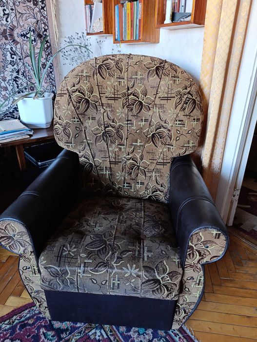 Кресло большое в хорошем состоянии