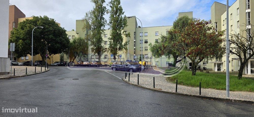 Apartamento T3 em Carnide (LXLX013)