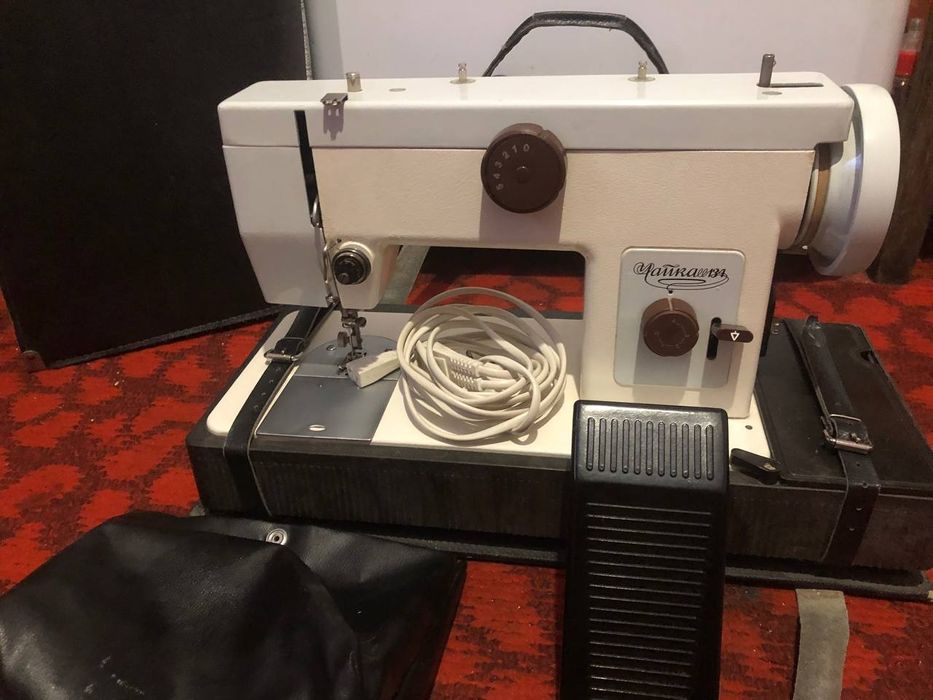 Швейная машинка Чайка 134