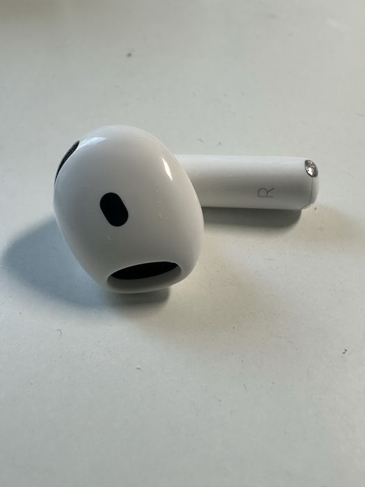 Правий Airpods 4 Right A3050 А3053 А3058